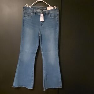 NWT American Eagle Outfitters Women's Light Blue Flare Jeans 14 REGULAR